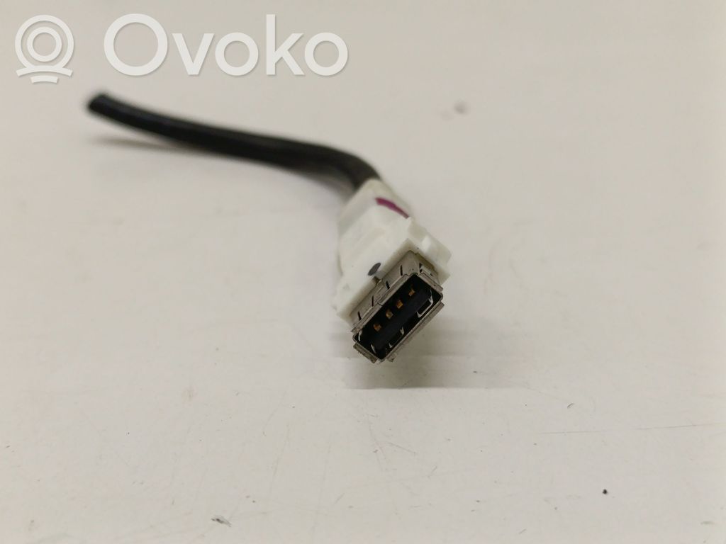 BMW 2 F44 Enchufe conector USB 