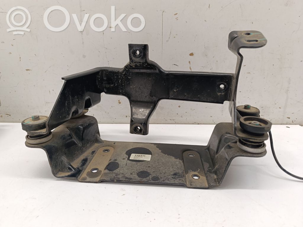 Polestar 2 A/C compressor mount bracket 