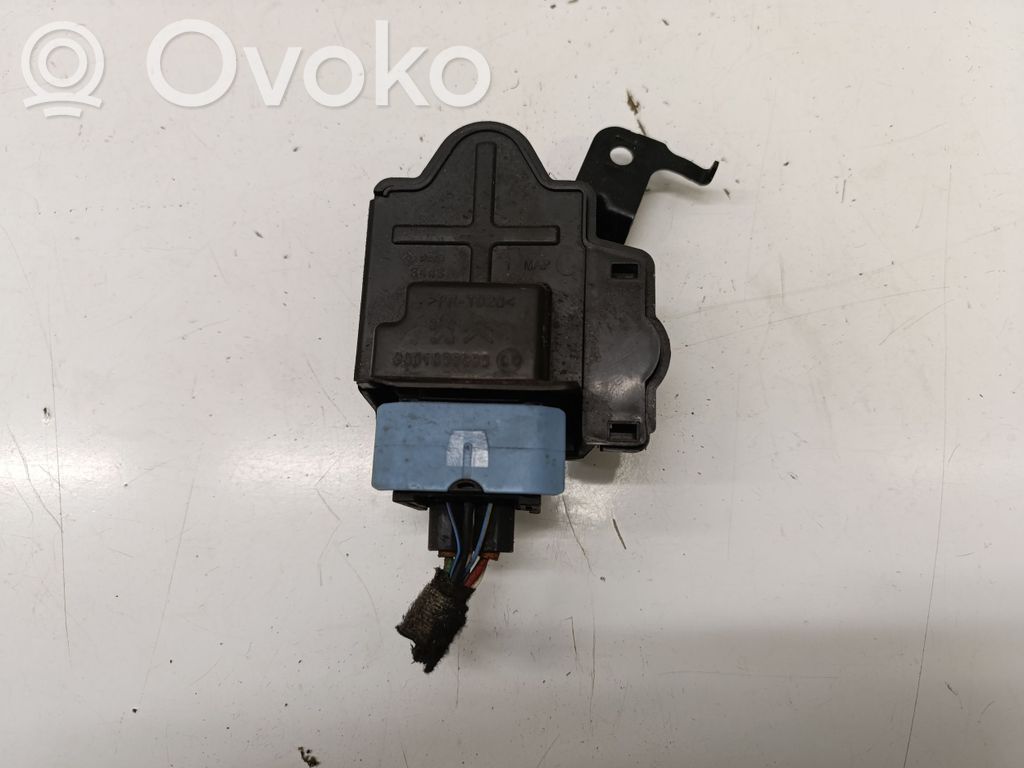 Opel Crossland X Glow plug pre-heat relay 
