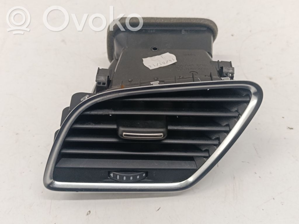 Audi RS Q3 Boczna kratka nawiewu deski rozdzielczej 