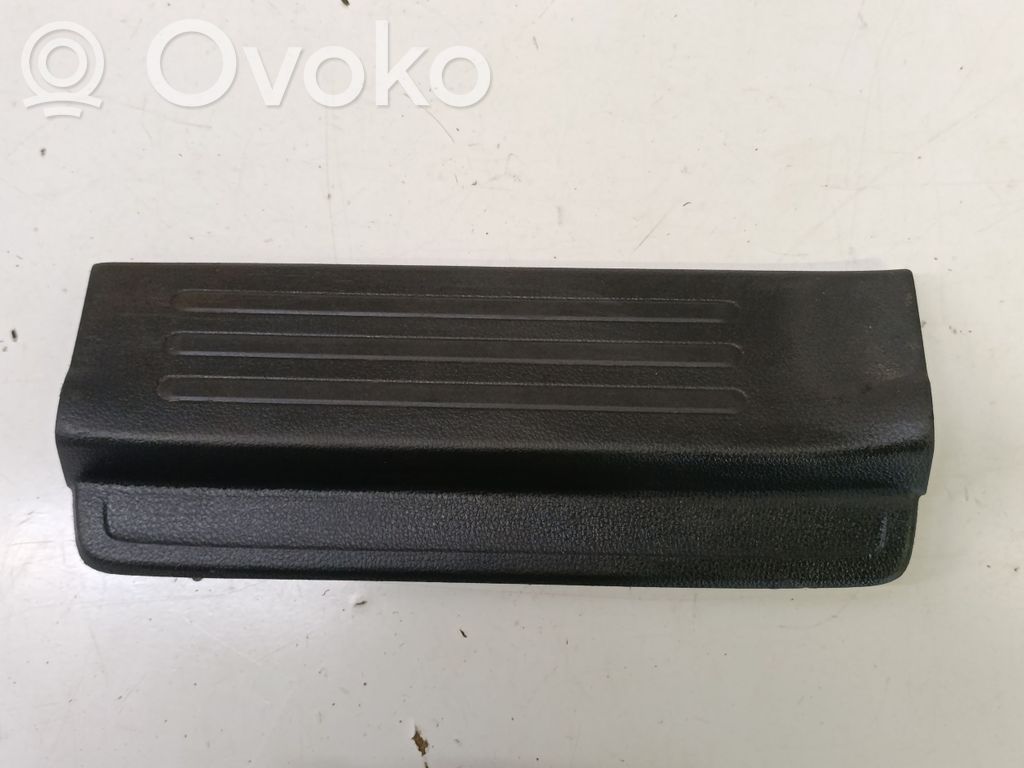 Mitsubishi L200 Capac prag spate 