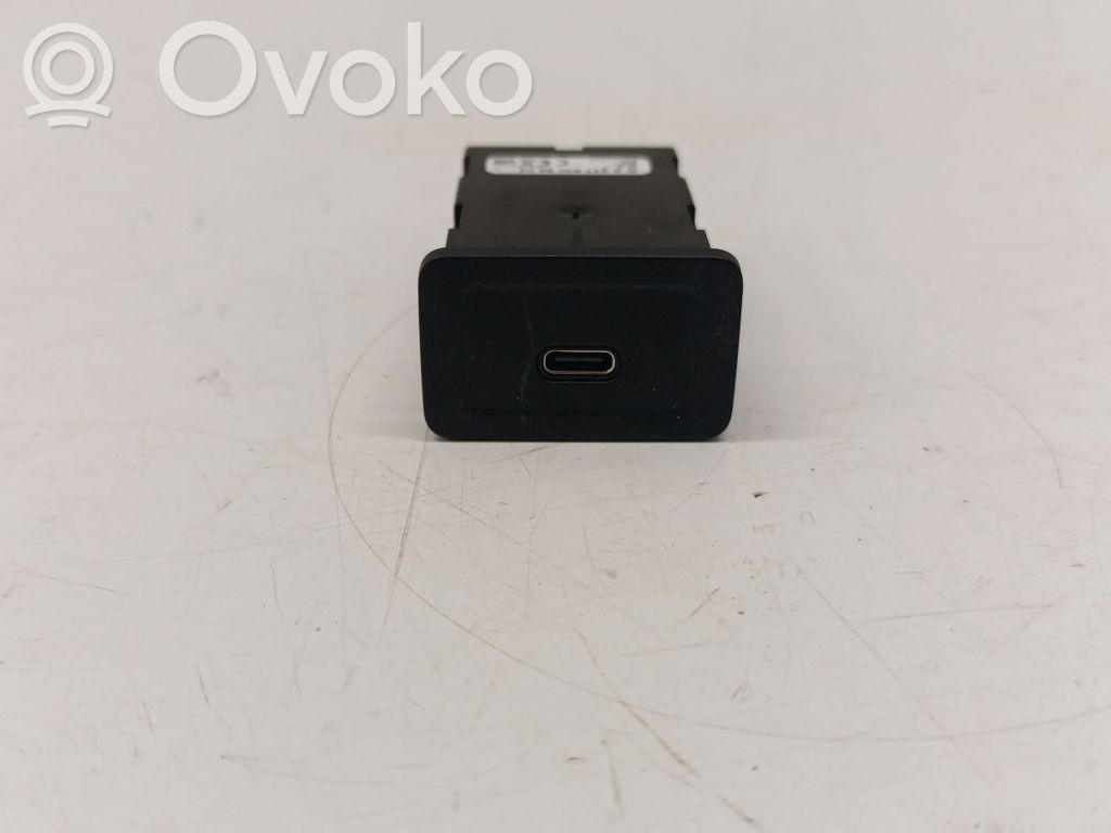 Mercedes-Benz A W177 Enchufe conector USB 