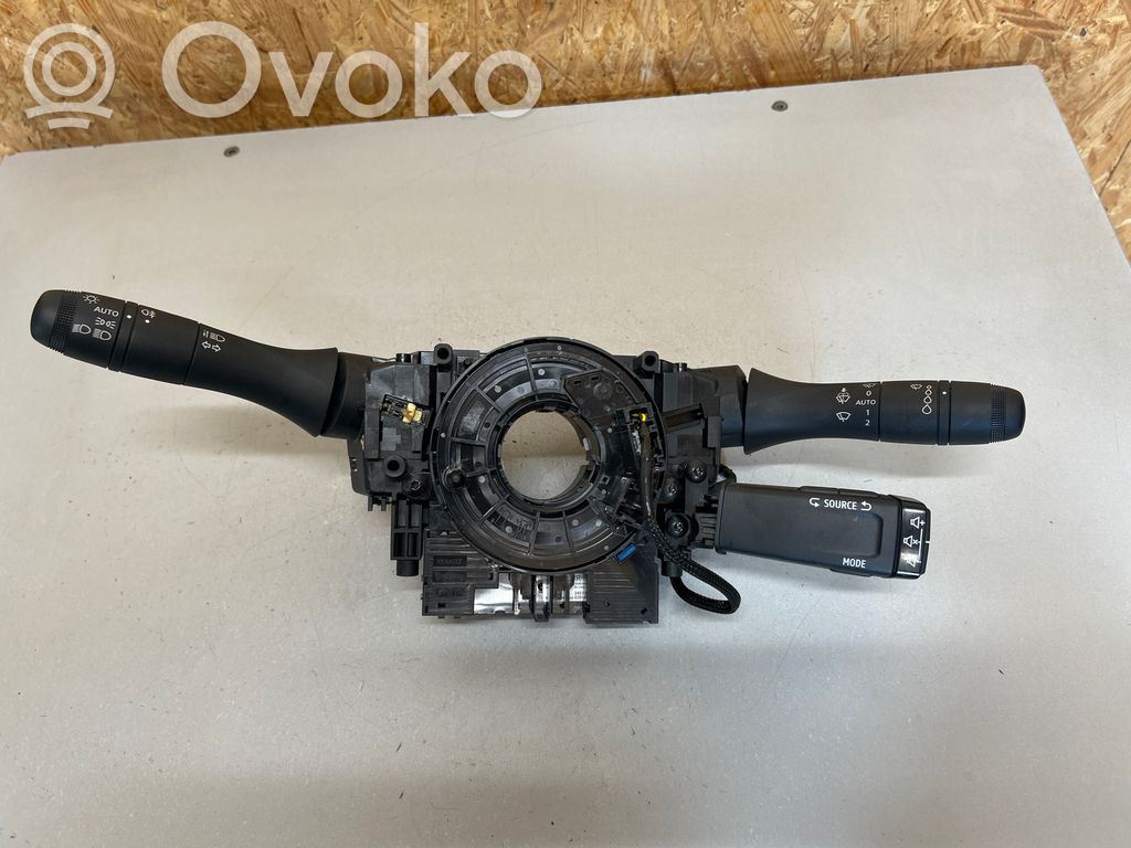 Renault Arkana Otros interruptores/perillas/selectores 