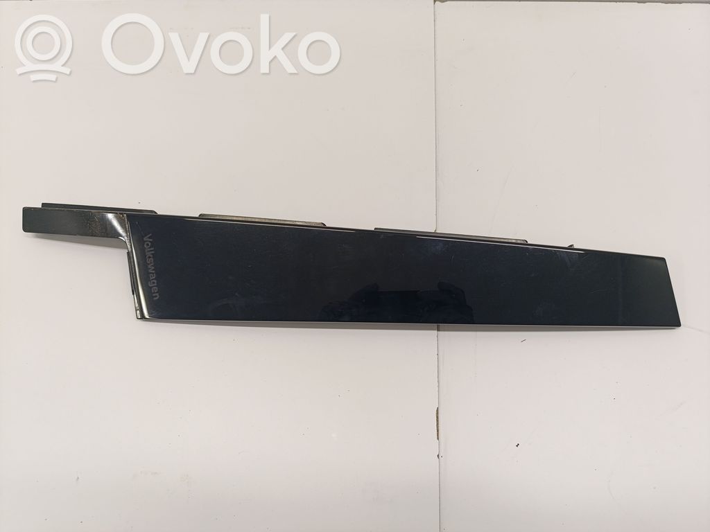 Listwa / Uszczelka szyby drzwi przednich   10E837901A
