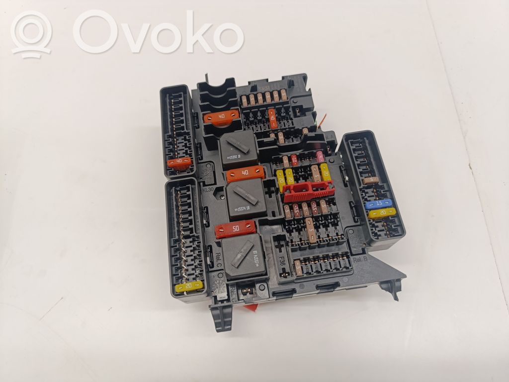 BMW 2 F46 Sulakemoduuli 