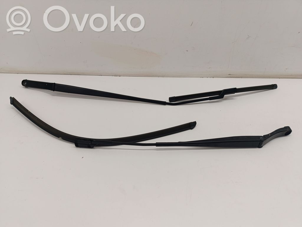 Ajovalonpyyhkimen sulkasarja   11C955409,11C955410