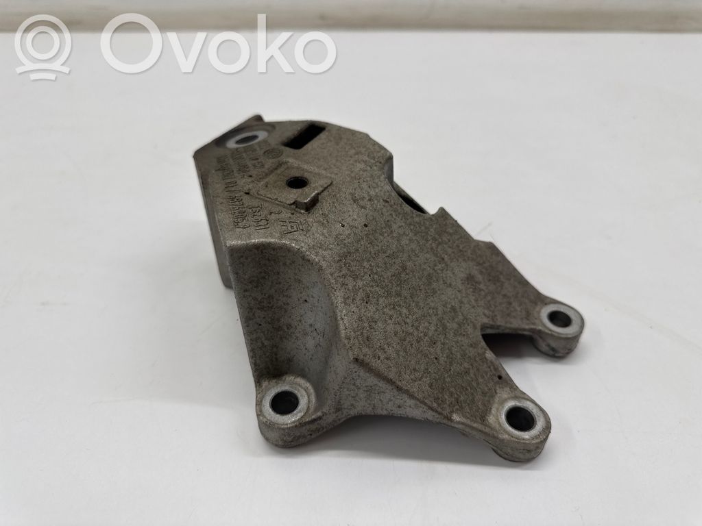 Engine mounting bracket   6876207