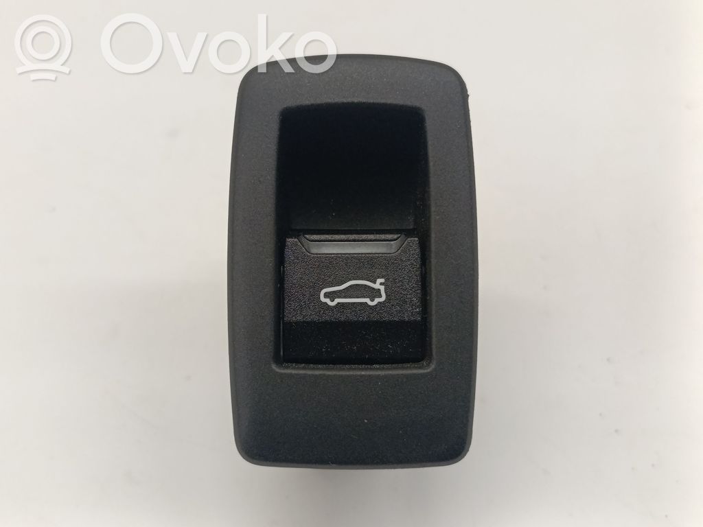 BMW iX1 Tailgate opening switch 