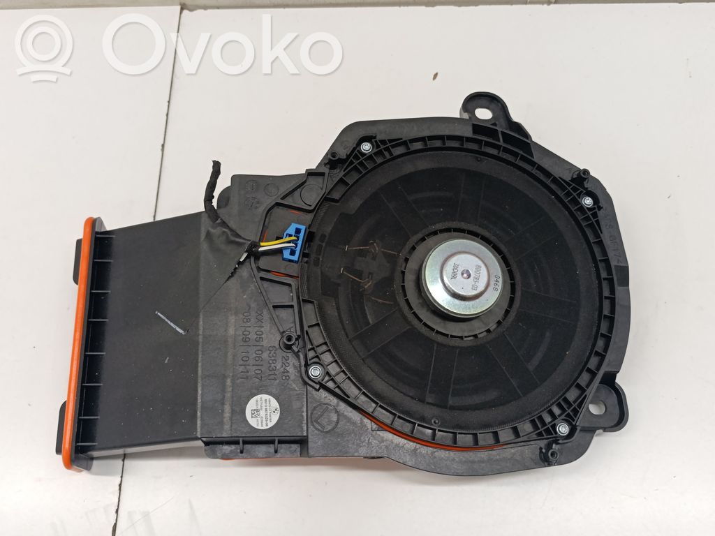 BMW iX1 Altavoz subwoofer 