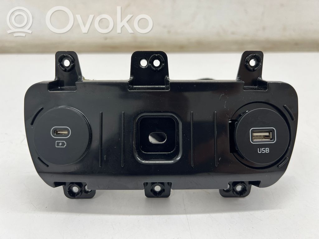KIA EV6 USB socket connector 