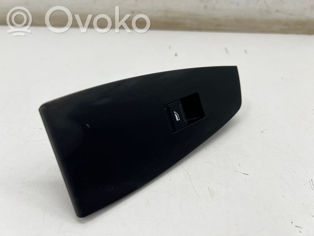 BMW 2 Active Tourer U06 Electric window control switch 