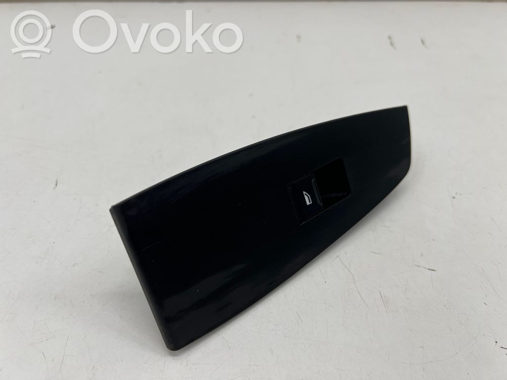 BMW 2 Active Tourer U06 Electric window control switch 