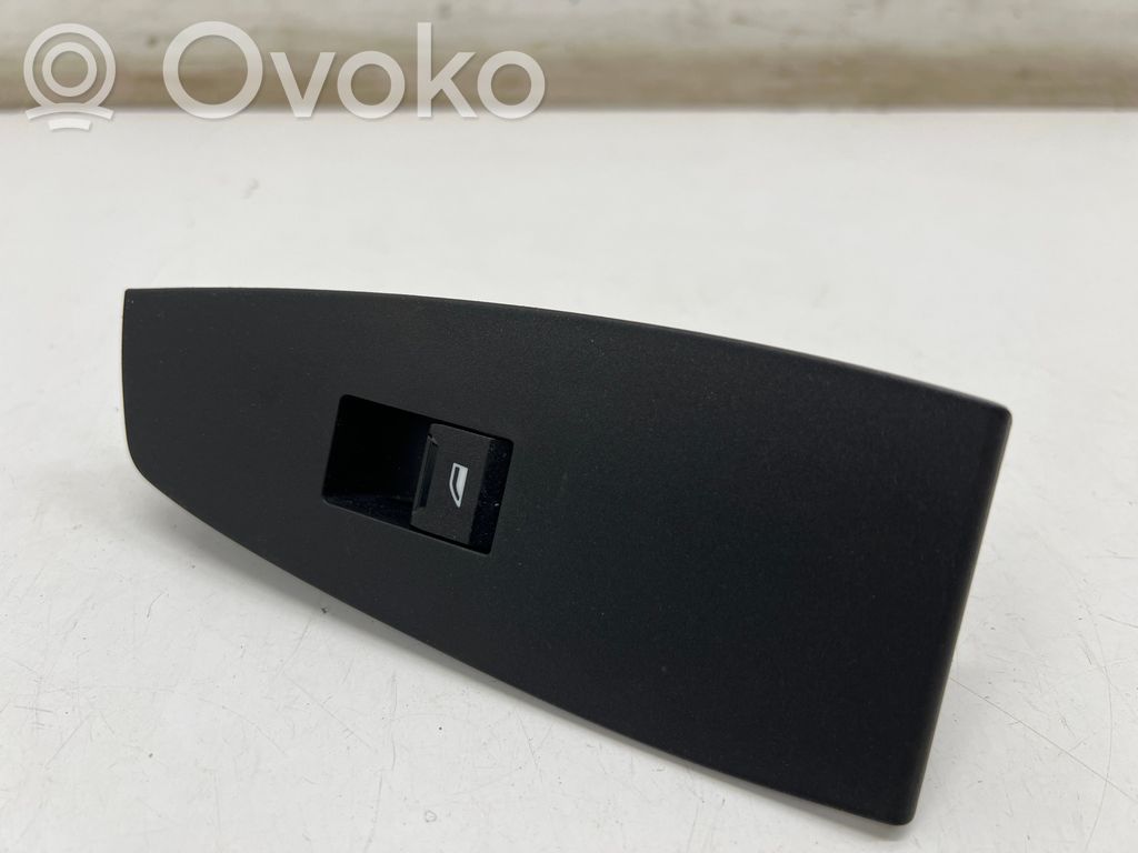 BMW 2 Active Tourer U06 Electric window control switch 