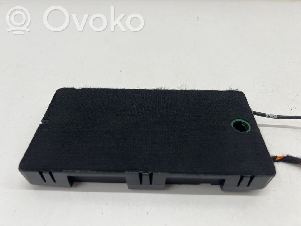 Porsche Taycan 9J1 Wireless charging module 