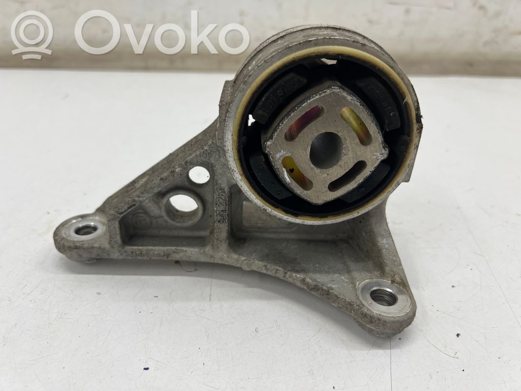 Porsche Taycan 9J1 Moottorin kiinnikekorvake 