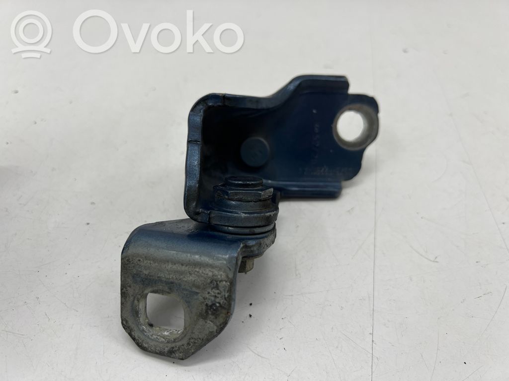 Ford Mondeo MK V Front door lower hinge 