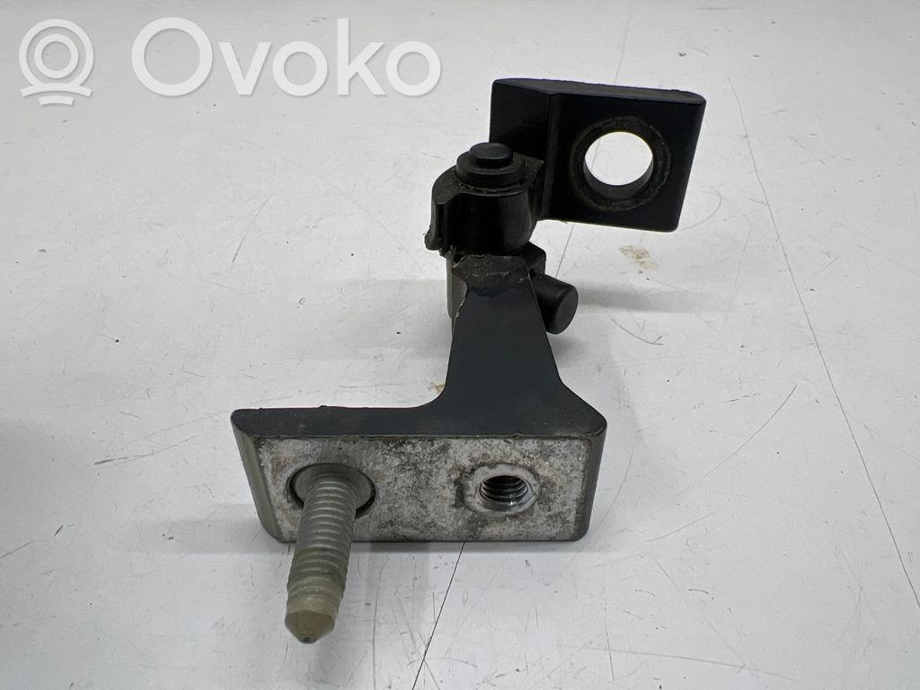 Audi Q8 e-tron Front door lower hinge 
