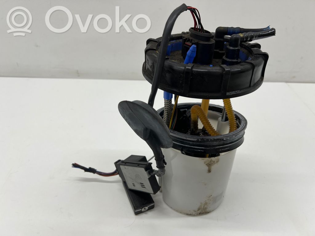 Volkswagen Polo V 6R Bomba interna de combustible 