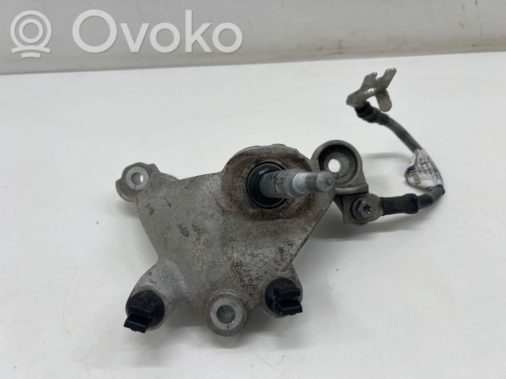 Renault Captur II Engine mounting bracket 