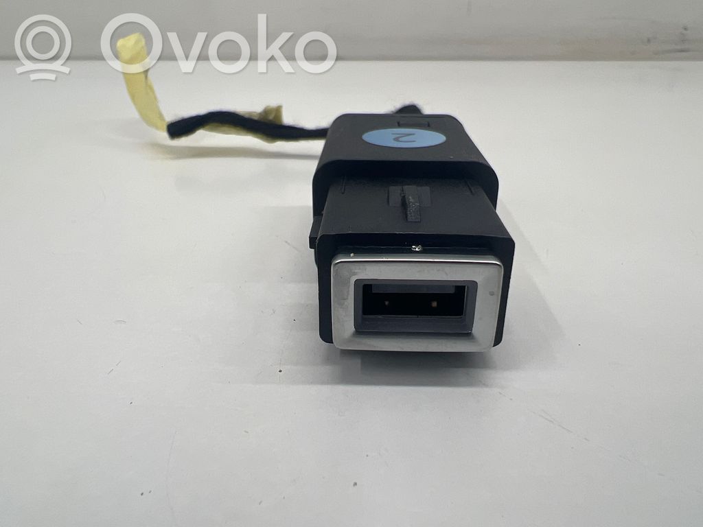 Fiat 600 Enchufe conector USB 