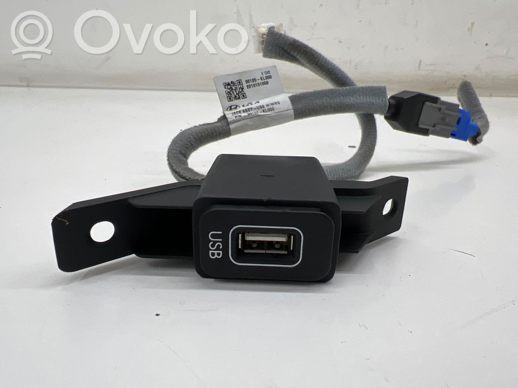 Enchufe conector USB   96120KL000