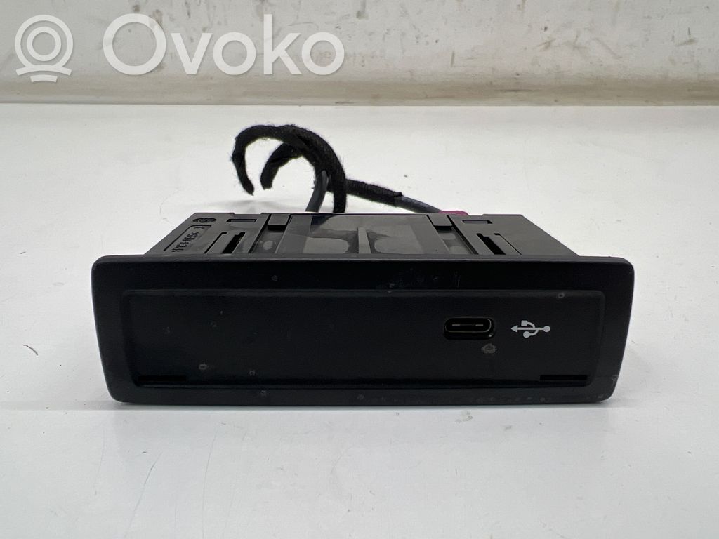 Mercedes-Benz A W177 Enchufe conector USB 