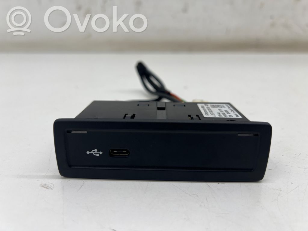 Mercedes-Benz CLA C118 X118 Enchufe conector USB 