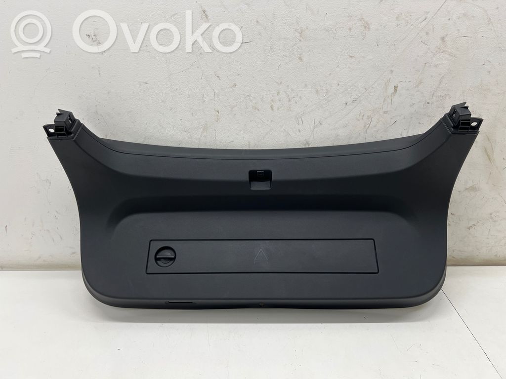 BMW i4 Tailgate trim 
