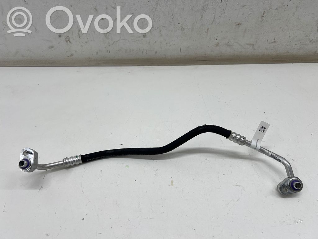 BMW i4 Ilmastointilaitteen putki (A/C) 