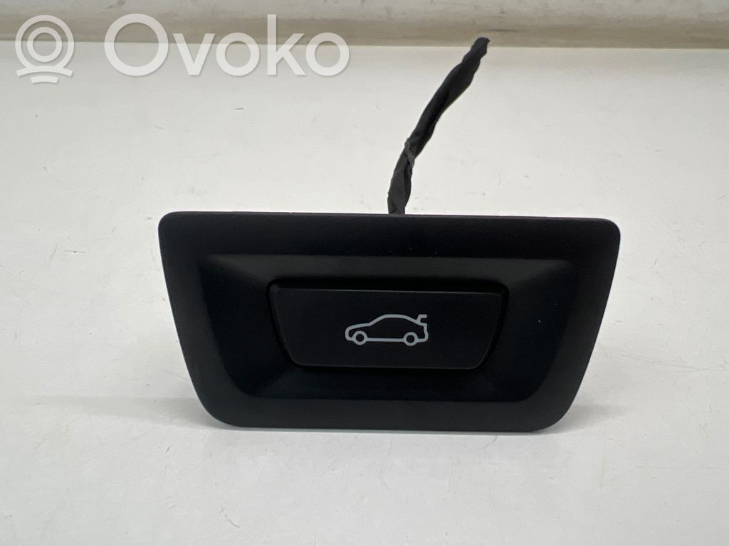 Tailgate/boot open switch button   5A64C24