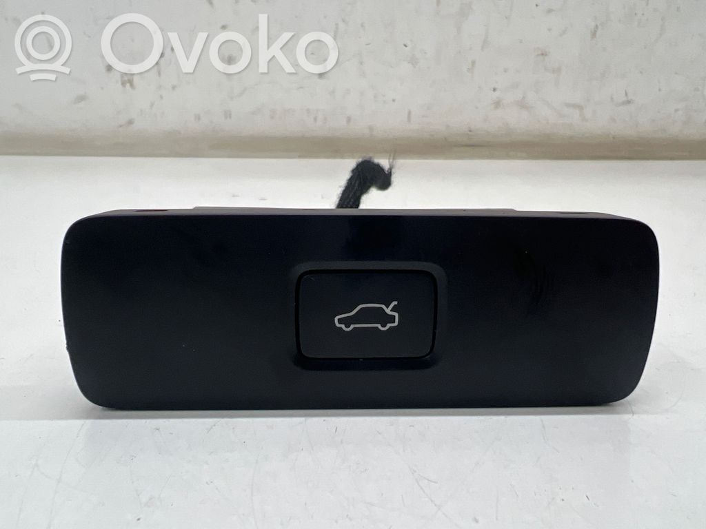 Polestar 2 Tailgate/boot open switch button 