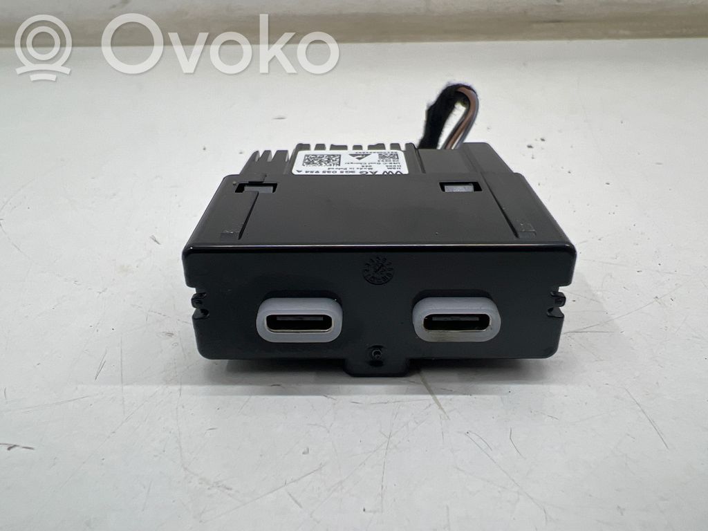 Cupra Leon USB socket connector 