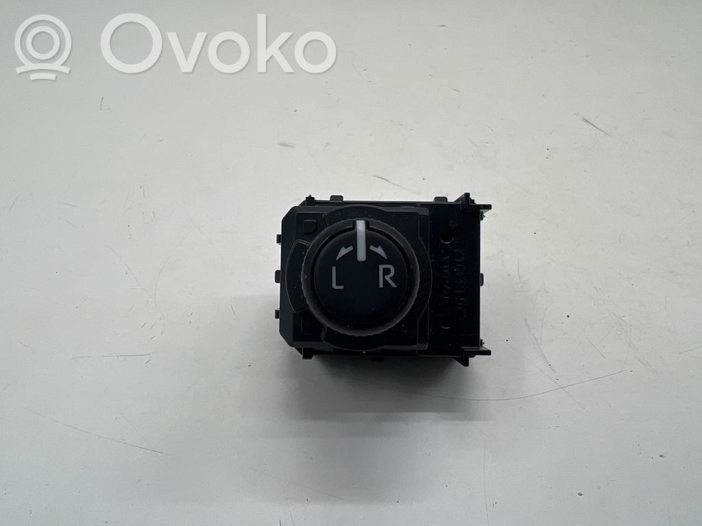 Toyota Yaris XP210 Sivupeilin kytkin 