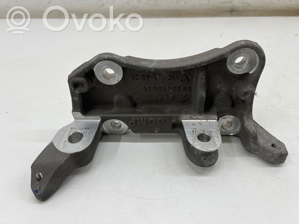 Opel Mokka B Engine mounting bracket 