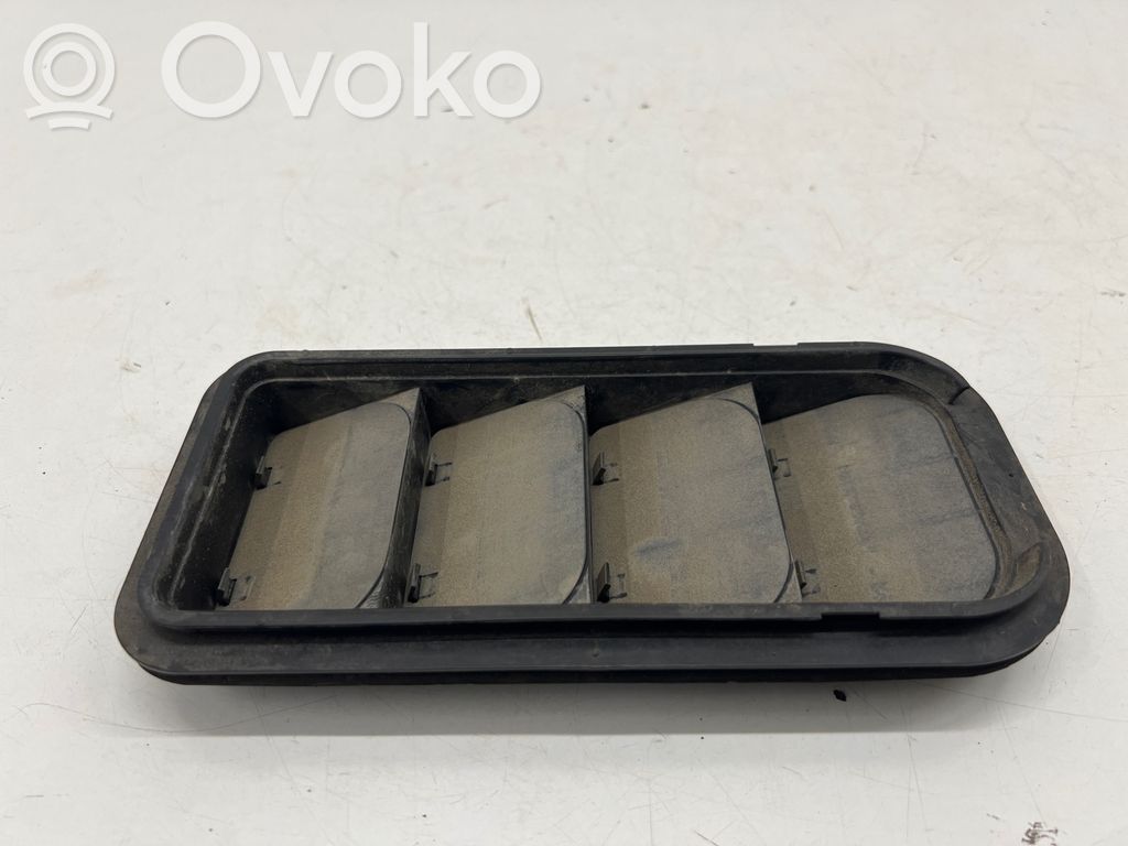 Seat Leon (5F) Kulmapaneelin paineventtiili 