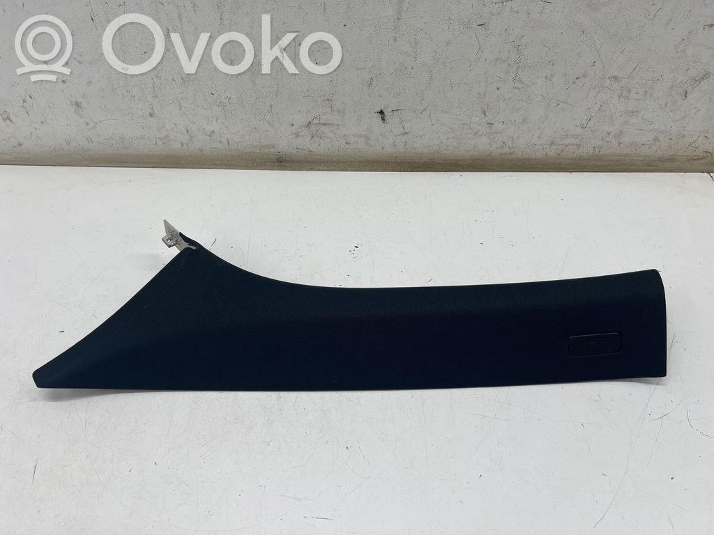 Osłona słupka szyby przedniej / A   A1676905100