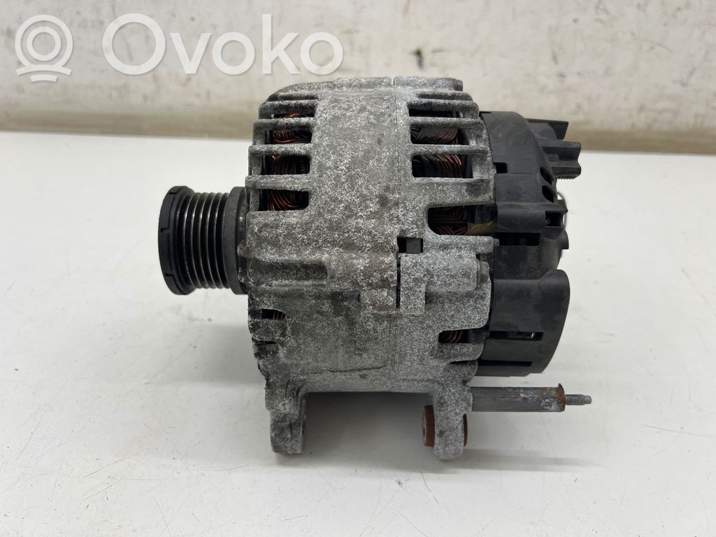 Volkswagen PASSAT B8 Ģenerators 