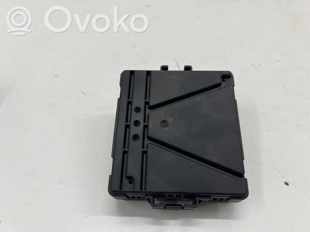 Volkswagen PASSAT B8 Gateway control module 