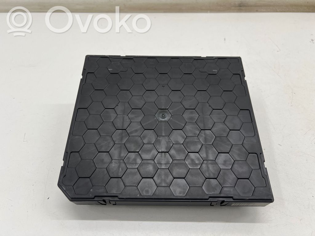 Volkswagen PASSAT B8 Modul confort 