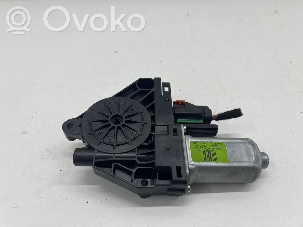 Jeep Cherokee KL Takaoven ikkunan nostomoottori 