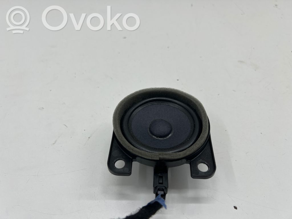 Mazda 3 Takaoven kaiutin 