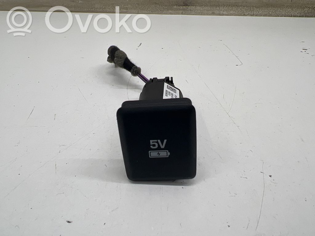 Jaguar I-Pace USB-pistokeliitin 