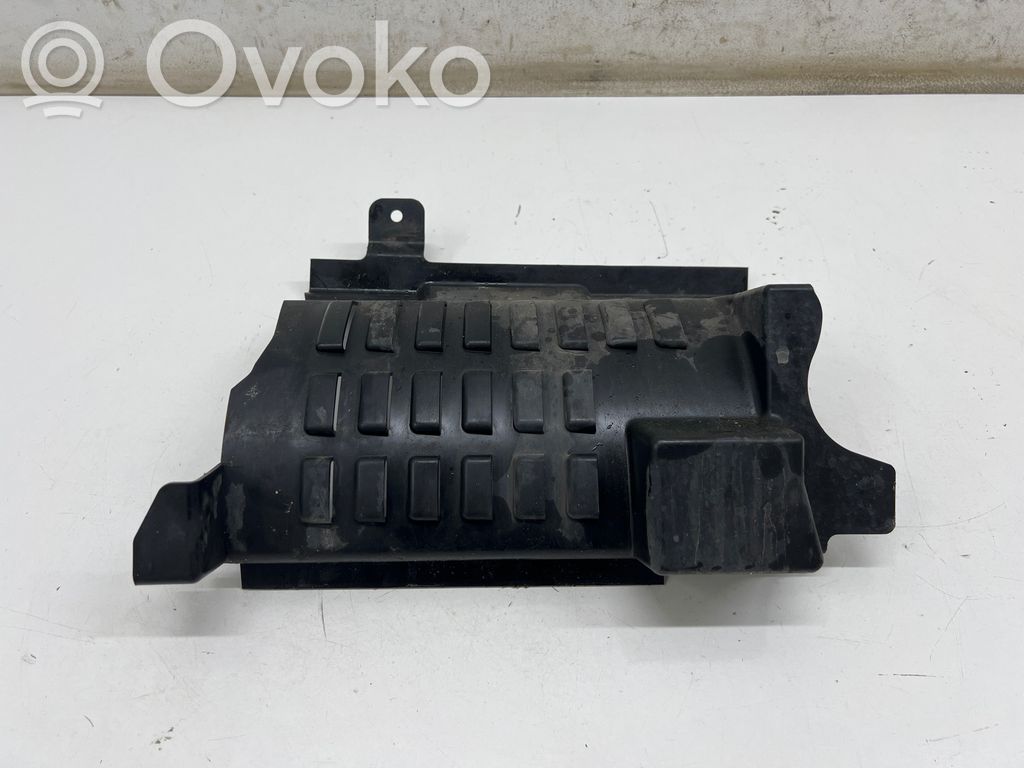 Inne części komory silnika   J9D3001A05A