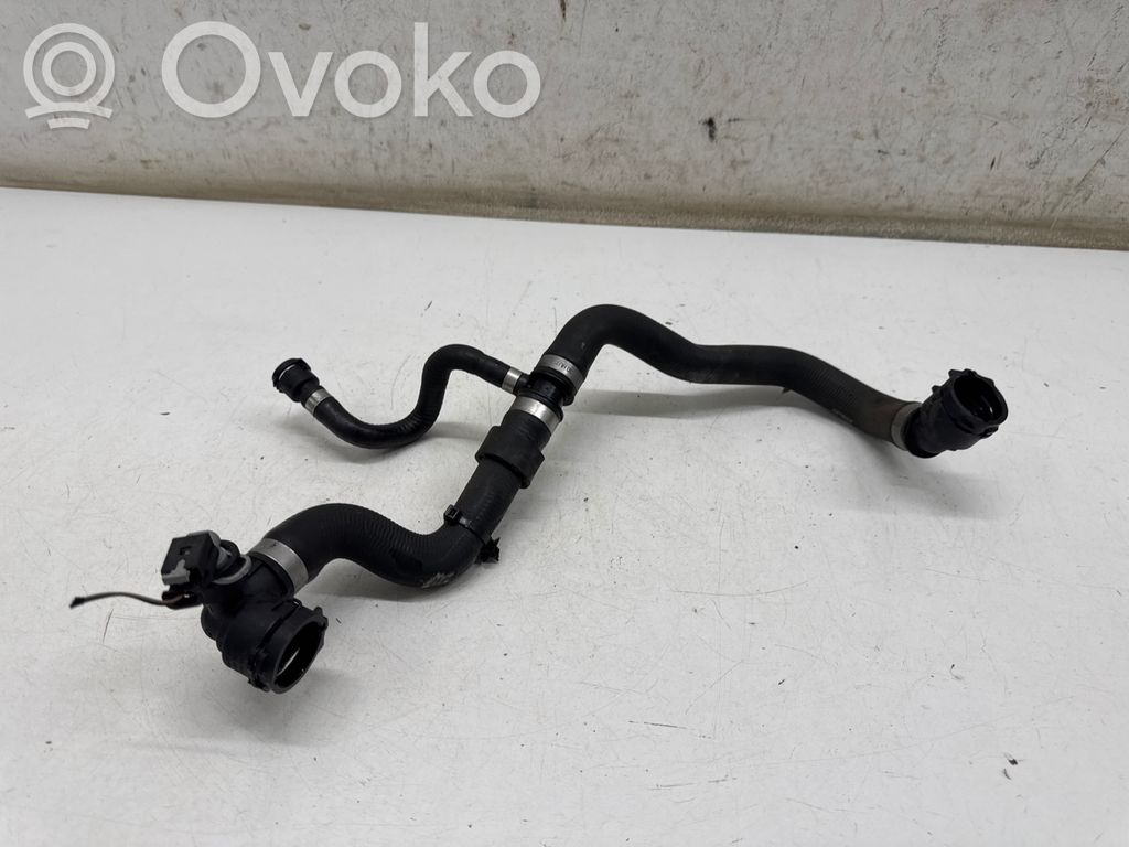 Mercedes-Benz EQB Tubo flessibile del liquido di raffreddamento del motore