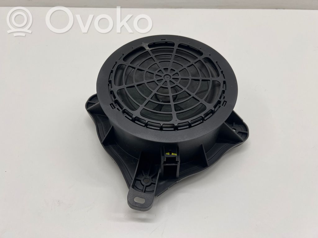 Opel Astra L Etuoven kaiutin