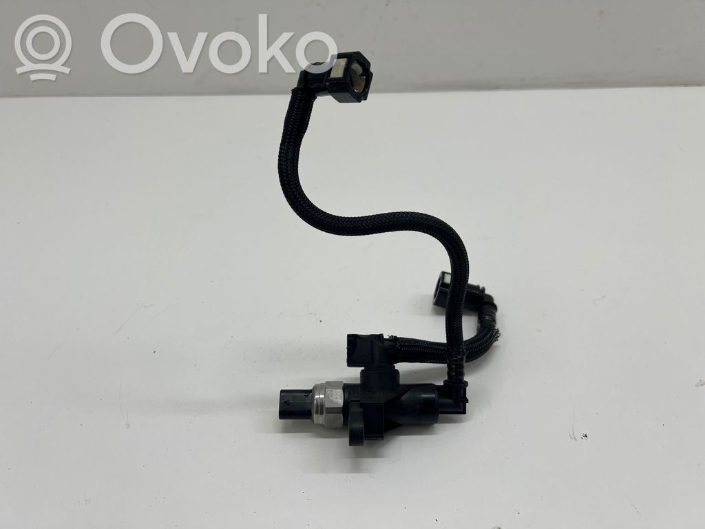 Opel Astra L Senzor temperatură combustibil 