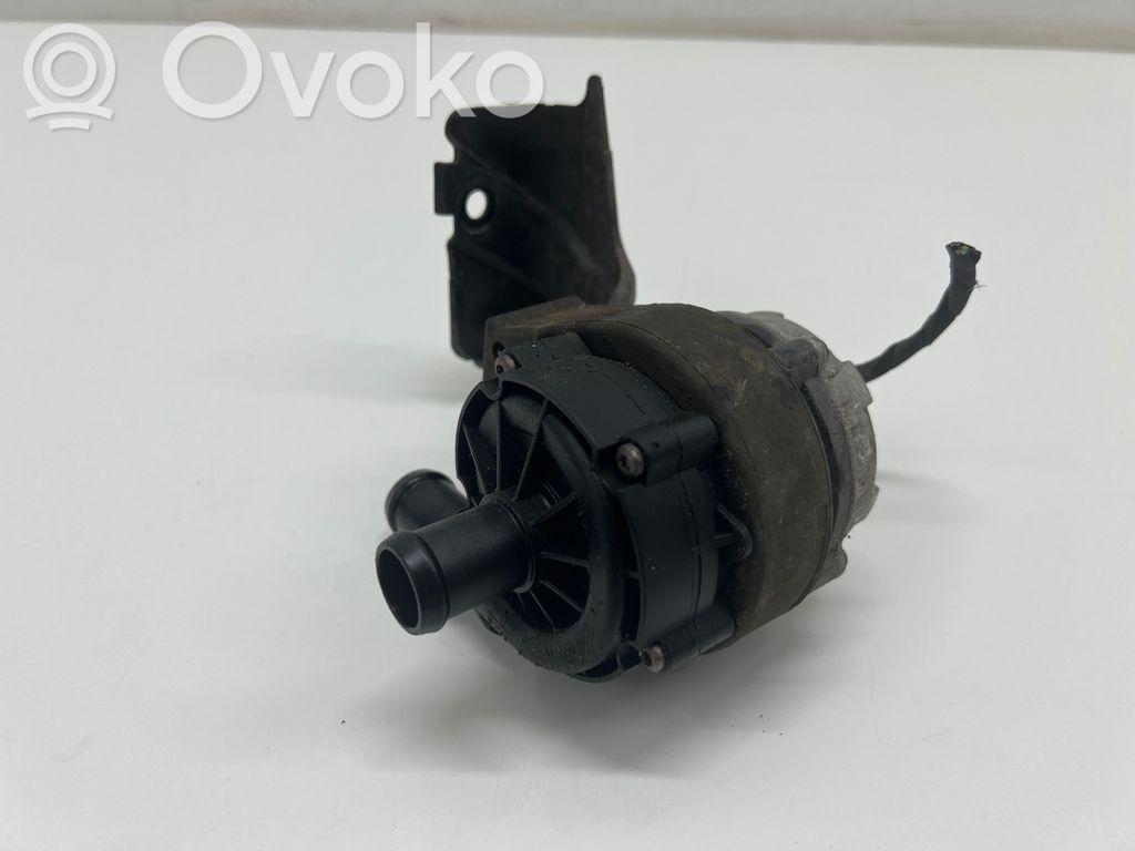 Volkswagen Golf VIII Pompa cyrkulacji / obiegu wody