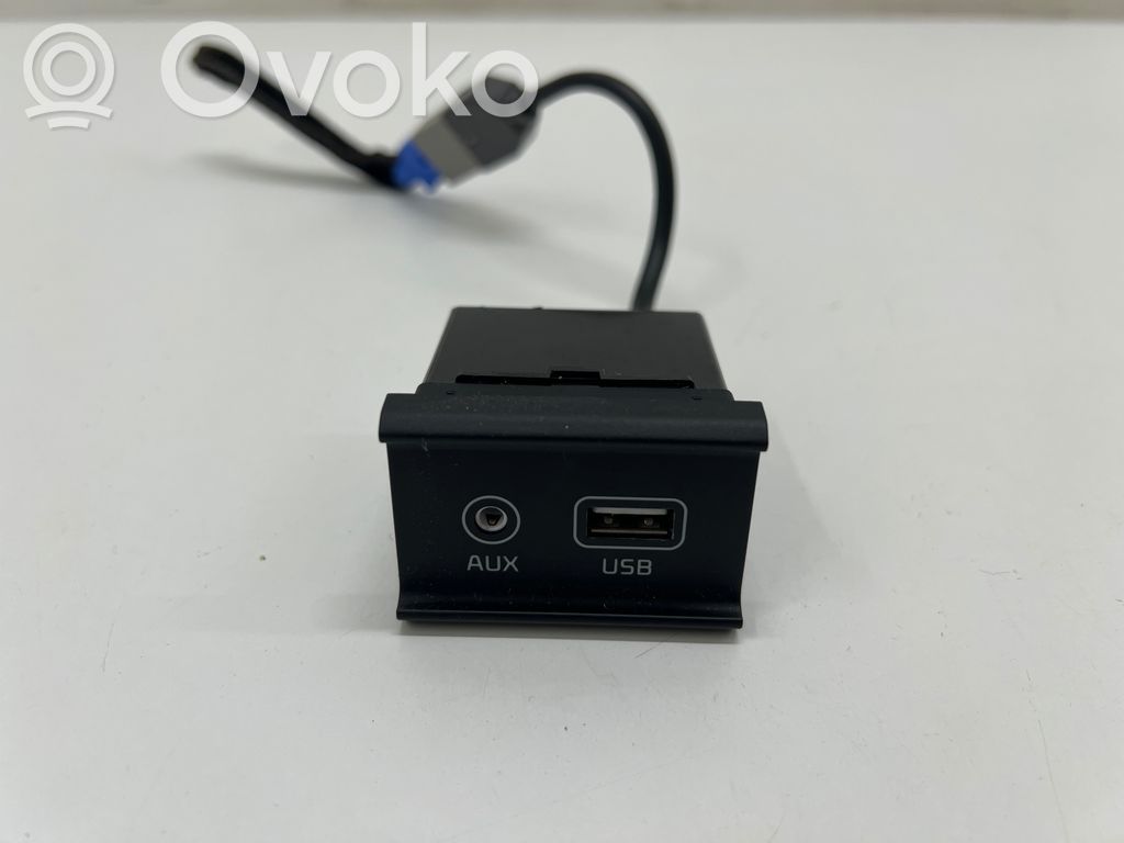 KIA Stinger USB savienotājs 