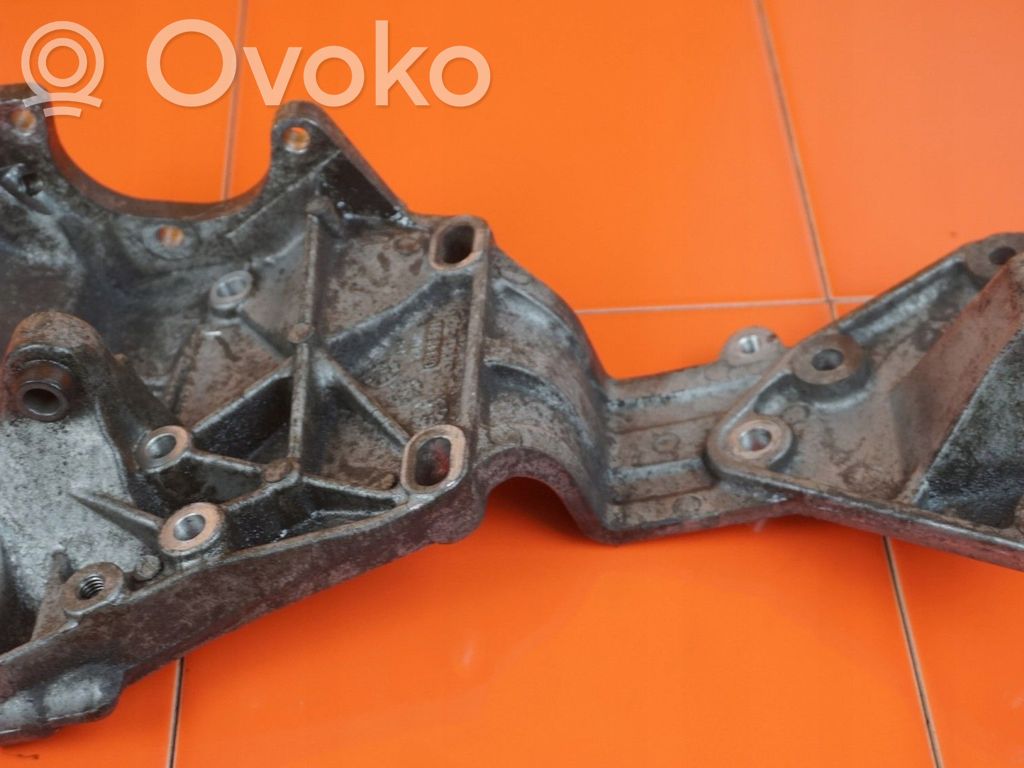 Volvo S80 Engine mounting bracket 