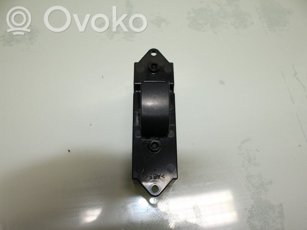 Mitsubishi L200 Electric window control switch 